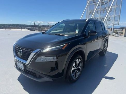 Used 2021 Nissan Rogue SV w/ Premium Package AWD/4WD image 7
