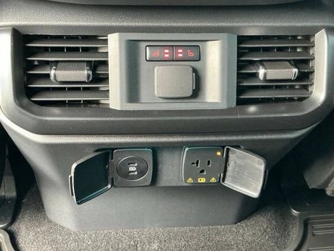 Used 2025 Ford F150 Raptor AWD/4WD image 21