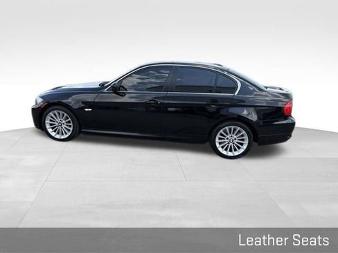 Used 2011 BMW 335i xDrive Sedan AWD/4WD image 9
