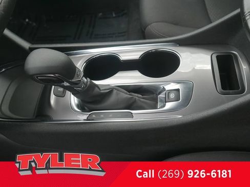 Used 2024 Chevrolet Malibu LT FWD image 39