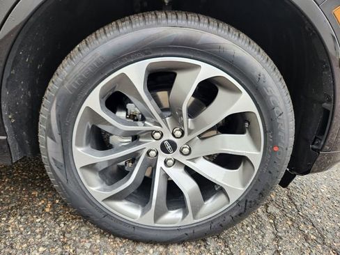 New 2026 Lincoln Aviator AWD image 18