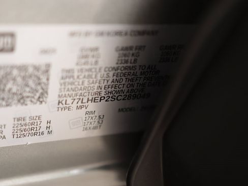 Used 2025 Chevrolet Trax LT w/ Driver Confidence Package image 34