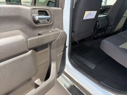 Used 2022 Chevrolet Silverado 2500 LT w/ Convenience Package image 11