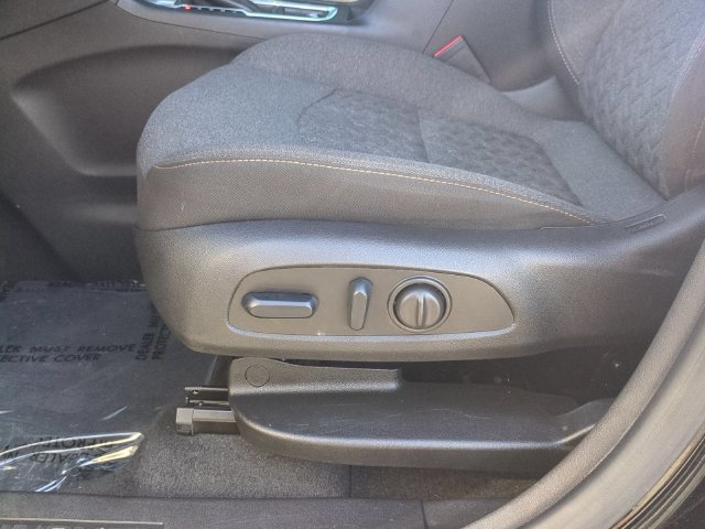 Used 2024 Chevrolet Equinox LT FWD image 22