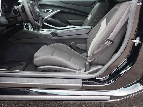 Used 2017 Chevrolet Camaro SS RWD image 12