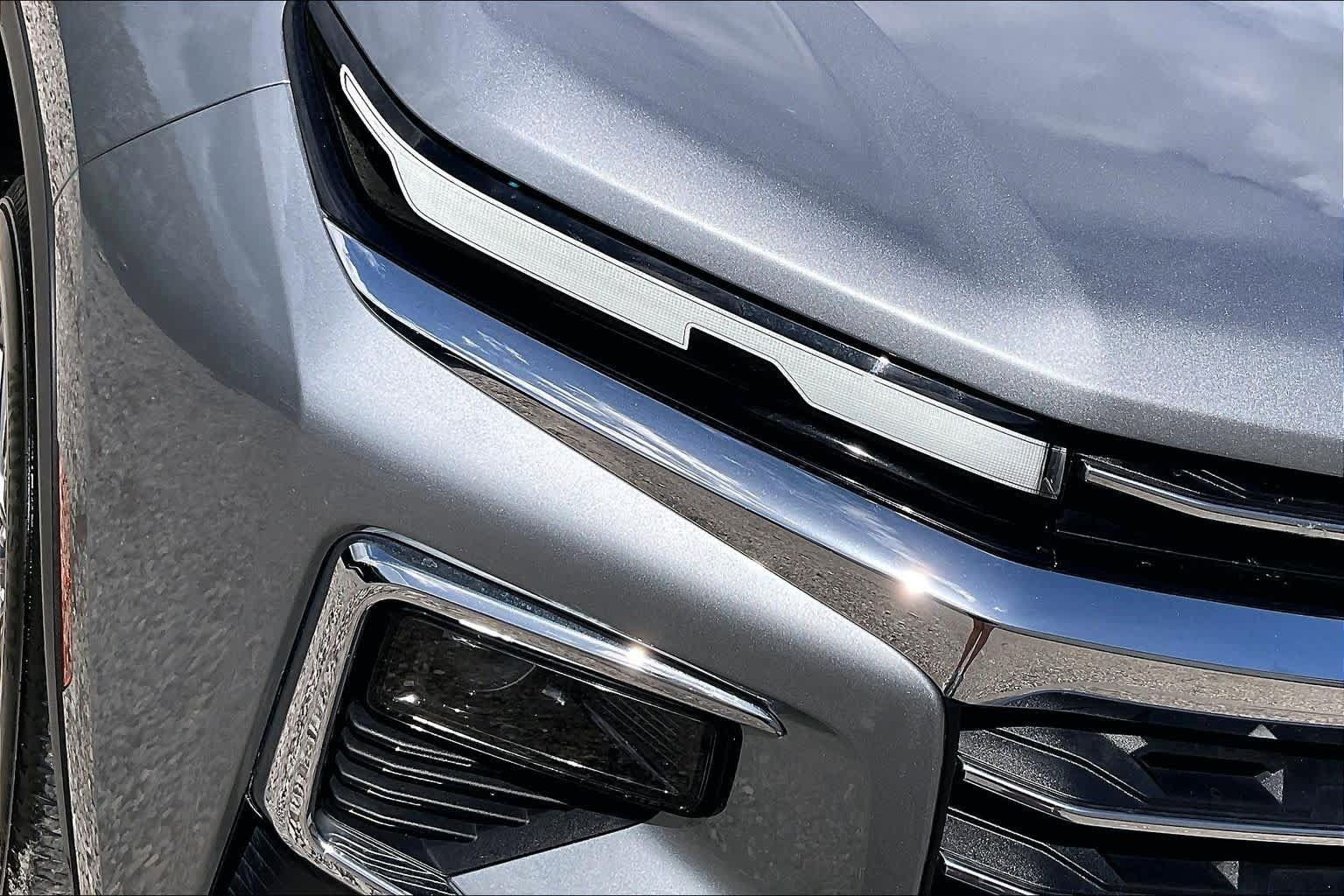 Used 2025 Chevrolet Traverse LT FWD image 28