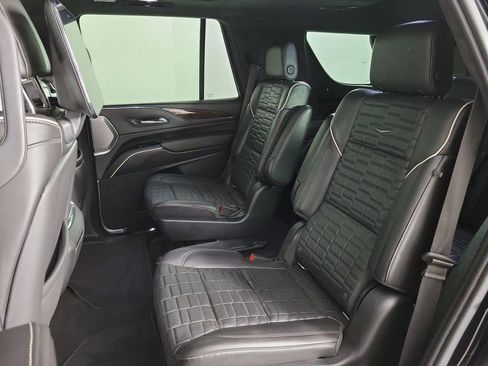 Used 2021 Cadillac Escalade Sport Platinum image 12