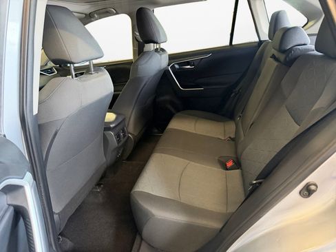 Used 2020 Toyota RAV4 XLE w/ Convenience Package AWD/4WD image 16