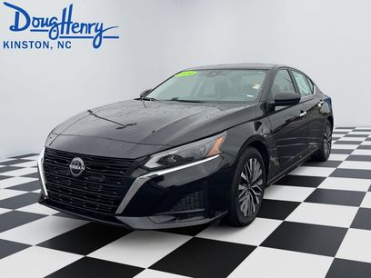 Used 2024 Nissan Altima 2.5 SV