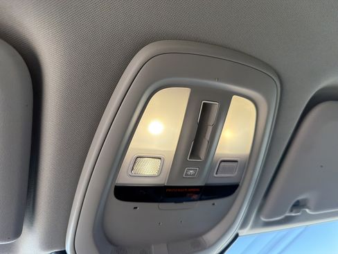 Certified 2025 Volvo XC60 B5 Plus image 7