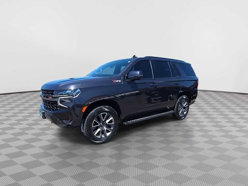 Used 2022 Chevrolet Tahoe Z71 w/ Luxury Package AWD/4WD image 4