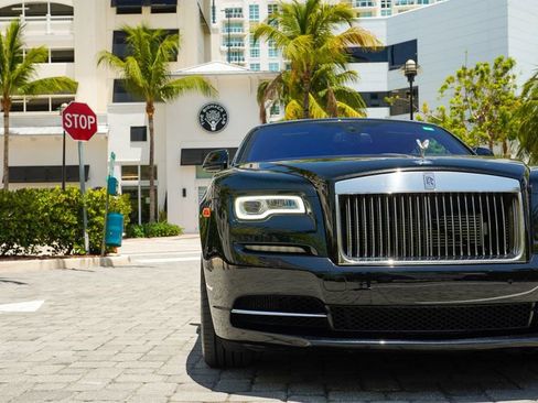 Used 2016 Rolls-Royce Dawn image 4