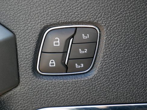 Used 2022 Ford F350 Lariat w/ Lariat Ultimate Package image 17