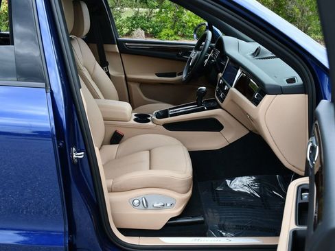 Used 2024 Porsche Macan S AWD/4WD image 47