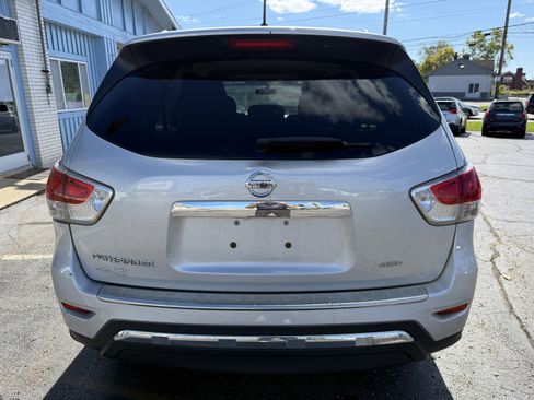 Used 2015 Nissan Pathfinder S image 4