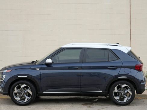 Used 2022 Hyundai Venue Limited FWD image 44