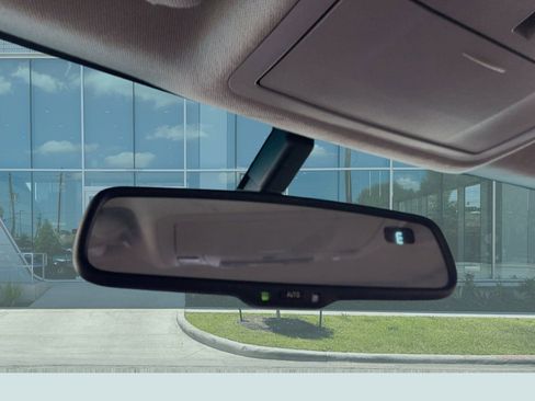 Used 2012 Toyota Camry XLE image 19