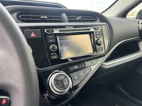 Used 2016 Toyota Prius C Persona Series image 16