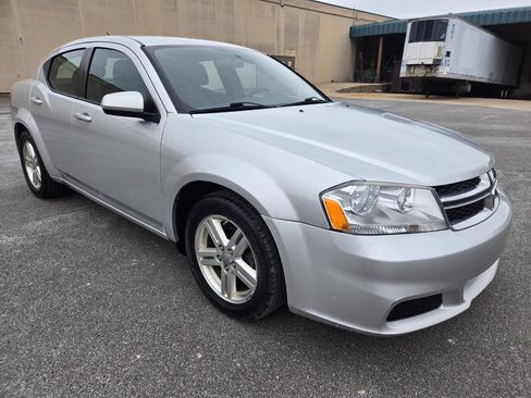 Used 2012 Dodge Avenger SXT image 13