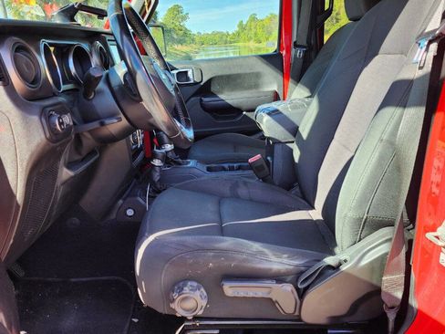 Used 2020 Jeep Gladiator Sport w/ Quick Order Package 24S image 18