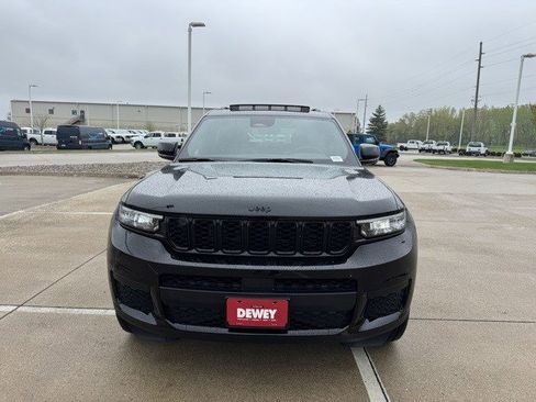 New 2025 Jeep Grand Cherokee L Altitude image 2