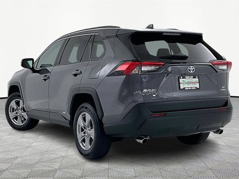 Used 2022 Toyota RAV4 LE image 4