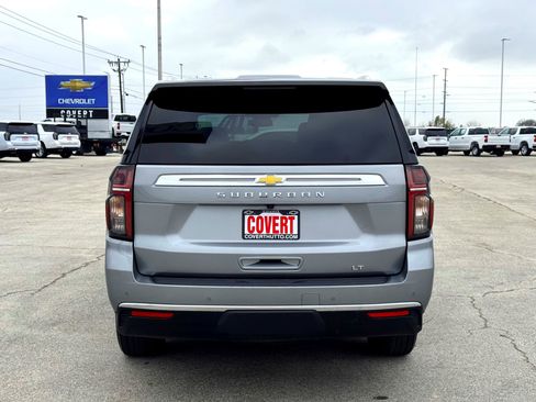 Used 2024 Chevrolet Suburban LT image 7