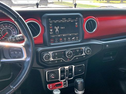 Used 2021 Jeep Wrangler Unlimited Rubicon AWD/4WD image 6