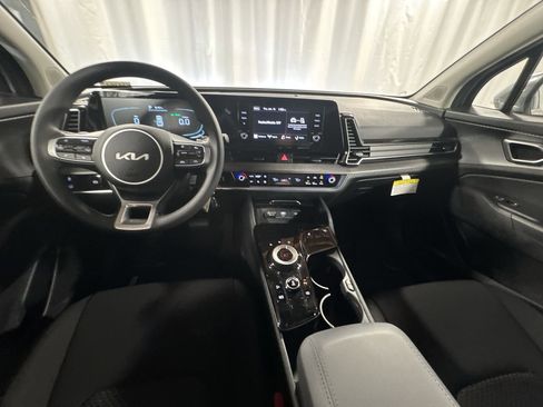 Certified 2025 Kia Sportage LX image 12