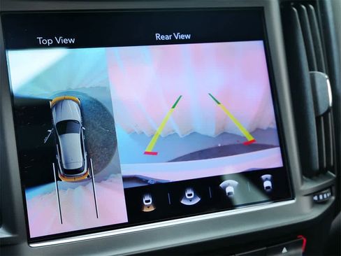 Used 2022 Maserati Levante Trofeo image 24