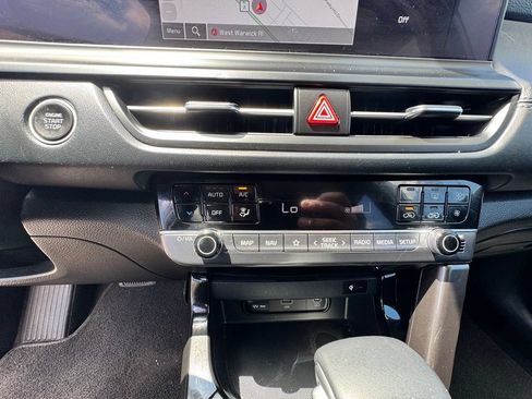 Used 2024 Kia Seltos EX AWD/4WD image 11