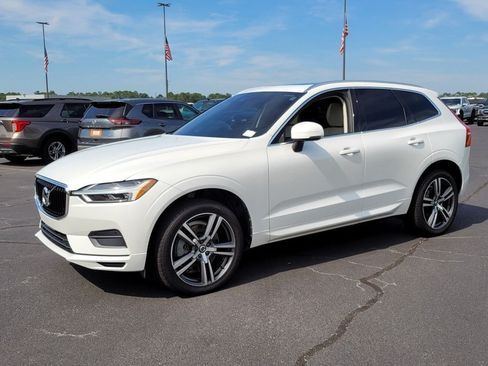 Used 2020 Volvo XC60 T6 Momentum w/ Protection Package AWD/4WD image 3