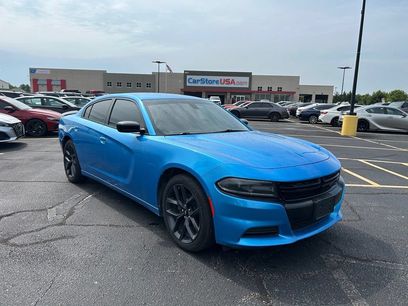 Used 2019 Dodge Charger SXT w/ Blacktop Package