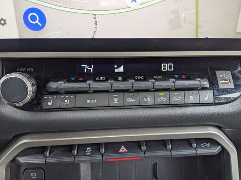 Used 2025 Toyota Tundra Limited image 32