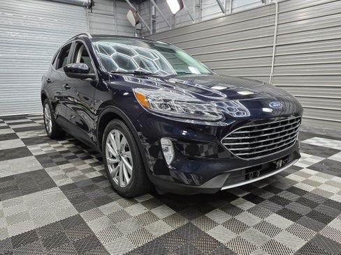 Used 2021 Ford Escape Titanium w/ Titanium Elite Package FWD image 4