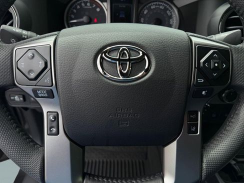 Used 2021 Toyota Tacoma Limited AWD/4WD image 15