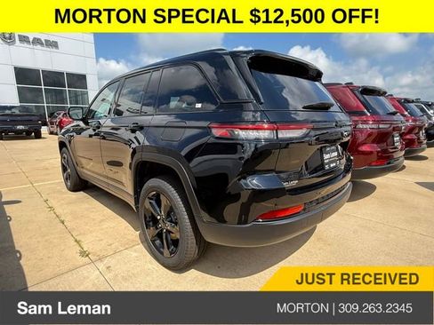 New 2025 Jeep Grand Cherokee Limited w/ Black Appearance Package image 12