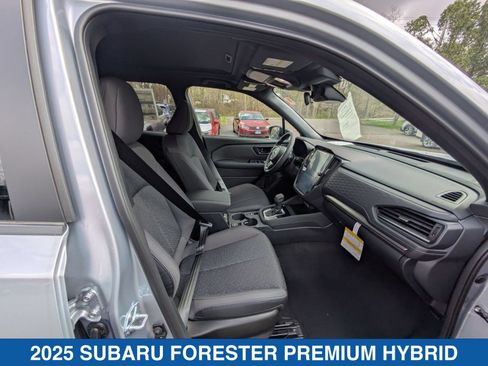 Used 2025 Subaru Forester Premium AWD/4WD image 36