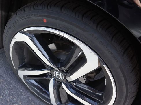 Used 2018 Honda Accord Sport image 41