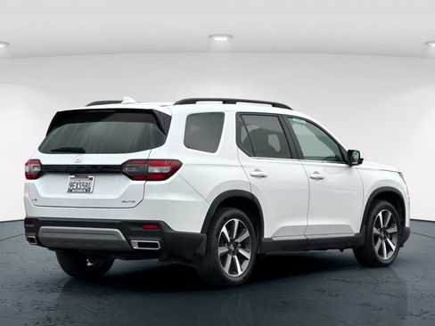 Certified 2023 Honda Pilot Elite image 6