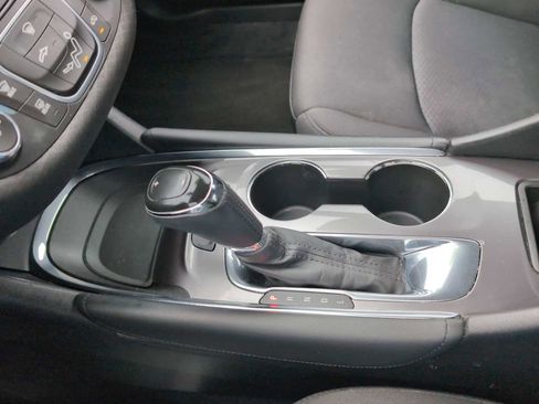 Used 2018 Chevrolet Malibu LT image 15