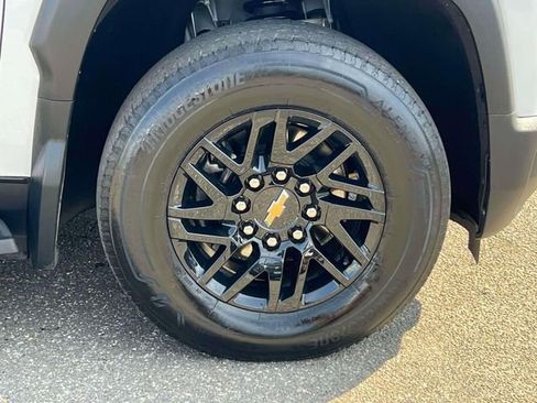 Certified 2024 Chevrolet Silverado EV W/T AWD/4WD image 10