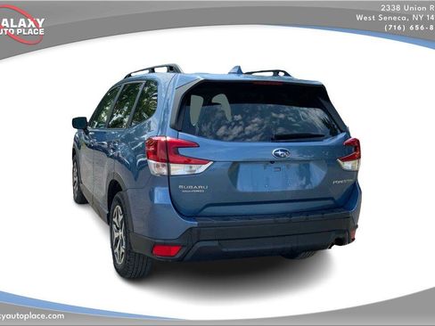 Used 2022 Subaru Forester Premium AWD/4WD image 7