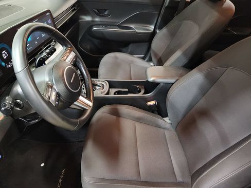 Used 2025 Hyundai Kona SEL FWD image 29