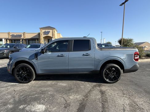 Used 2025 Ford Maverick Lariat w/ Black Appearance Package image 4