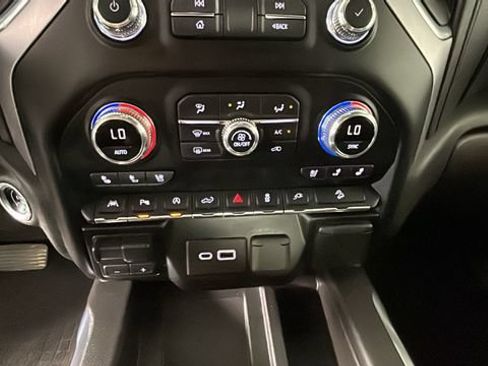 Used 2020 GMC Sierra 1500 SLT w/ SLT Premium Plus Package AWD/4WD image 22