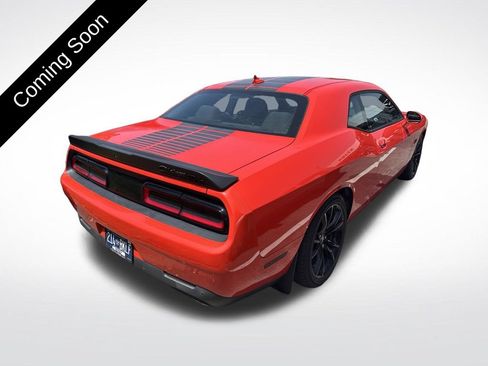 Used 2017 Dodge Challenger R/T RWD image 4