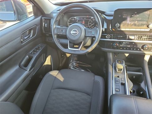 Certified 2024 Nissan Pathfinder SV w/ Black Appearance Package image 10