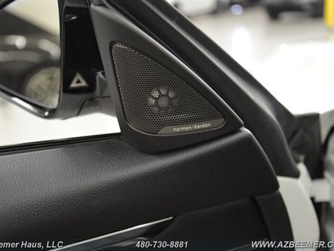 Used 2018 BMW M4 Convertible image 22