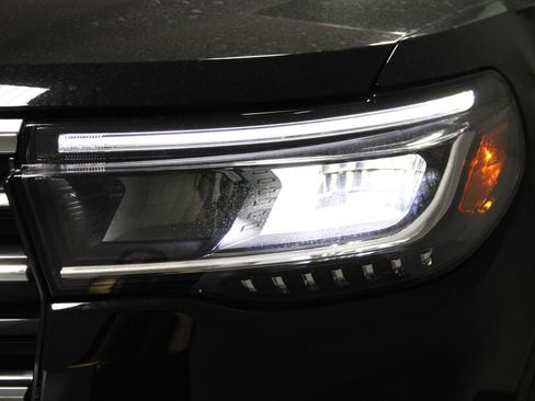 New 2026 Ford Explorer Active RWD image 52